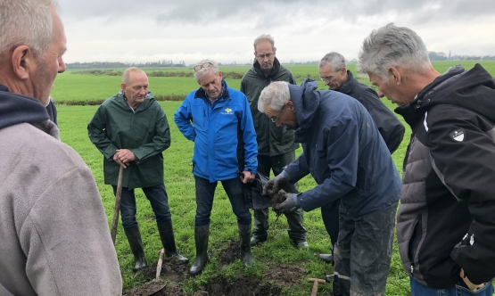 bodemcoaches in het veld tijdens training