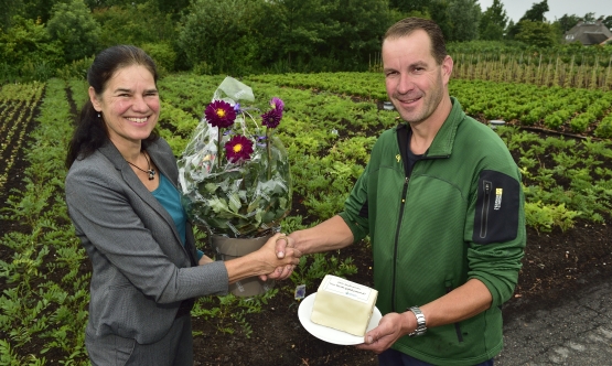 Projectleider Inge van Paassen met 250e deelnemer Jaco Laban