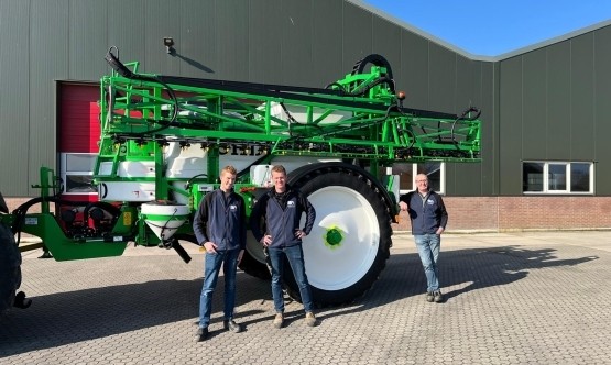 veldspuit.jpg (64 KB)